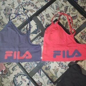 2 sports bras
